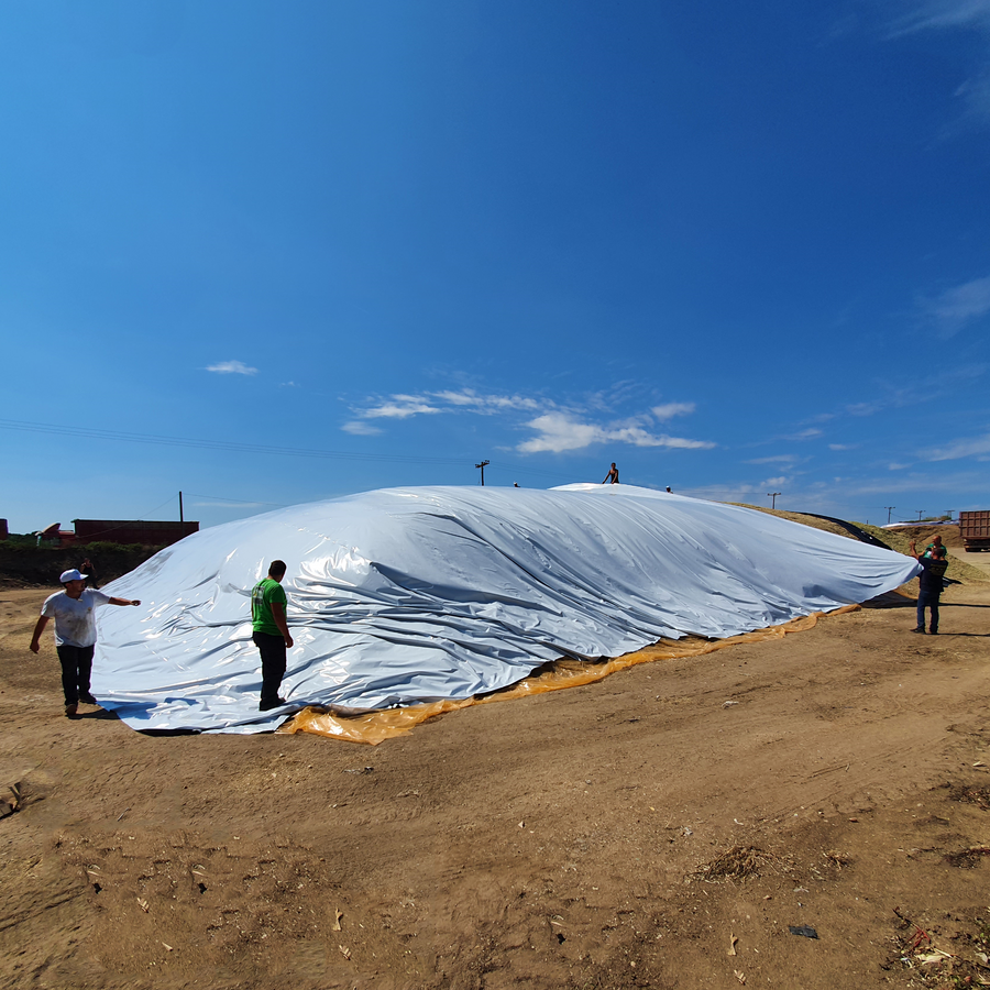 Silage pile covered with HITEC agricultural covers
